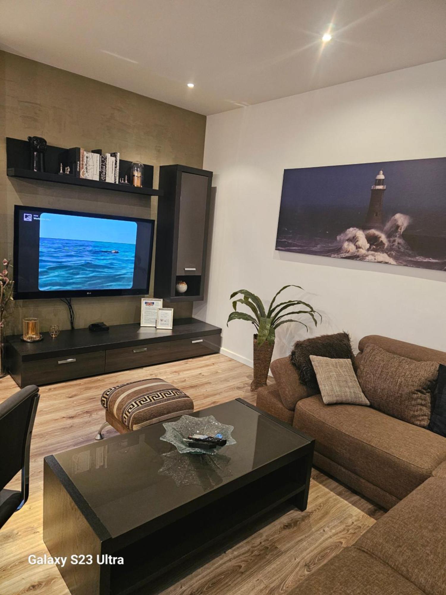 Modern 2 Bedroom Apartment In The City Centre Riga Exterior photo